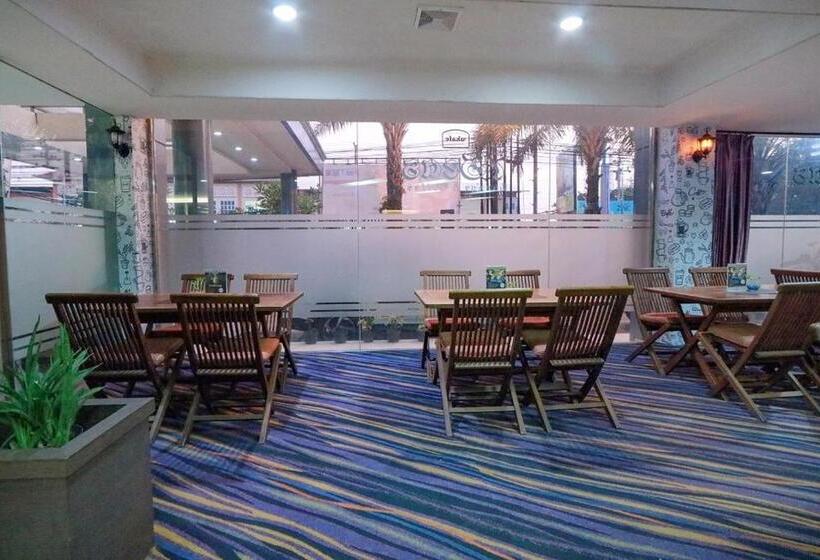 فندق Marlin Pekalongan