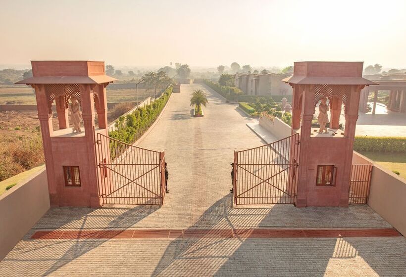 فندق Orchha Palace And Convention Centre