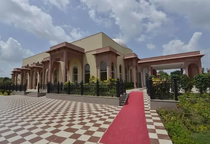 酒店 Orchha Palace And Convention Centre