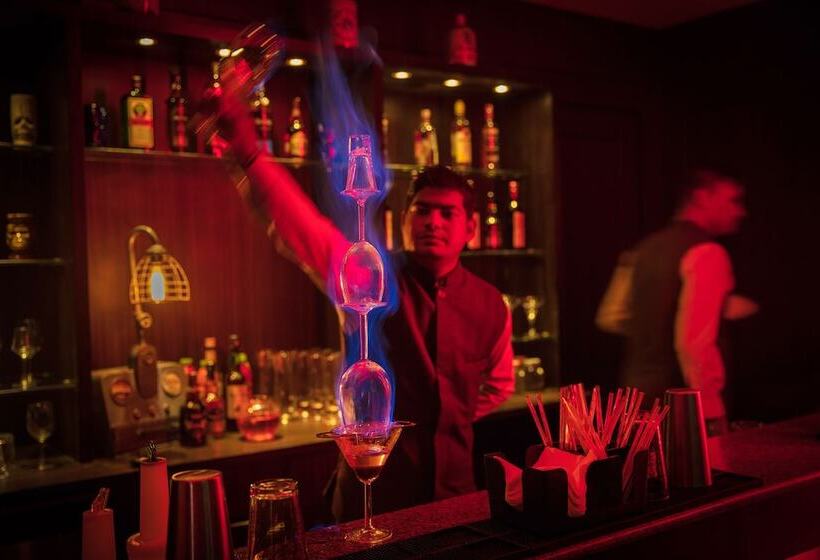 فندق Orchha Palace And Convention Centre