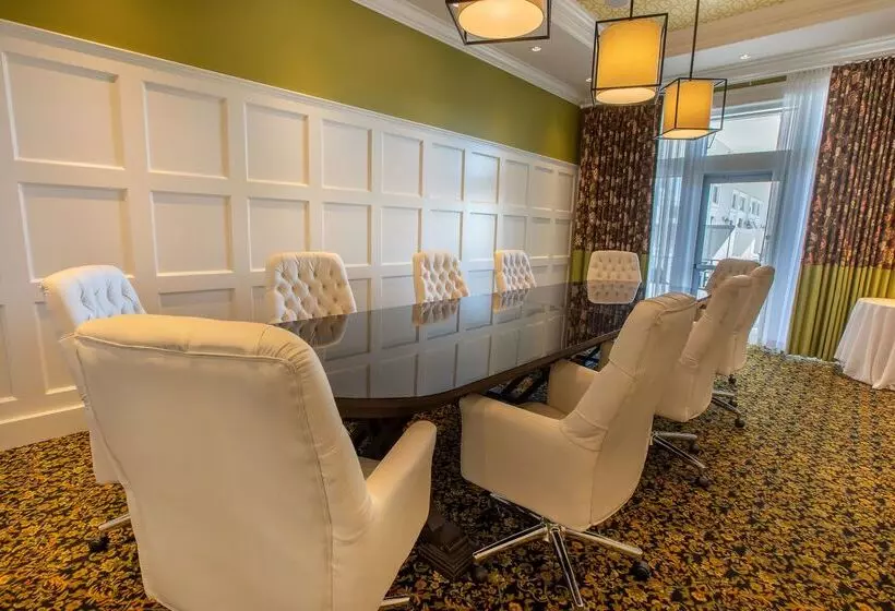 Prestige Oceanfront Resort, Worldhotels Luxury