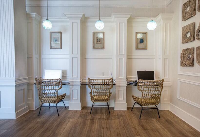 Prestige Oceanfront Resort, Worldhotels Luxury