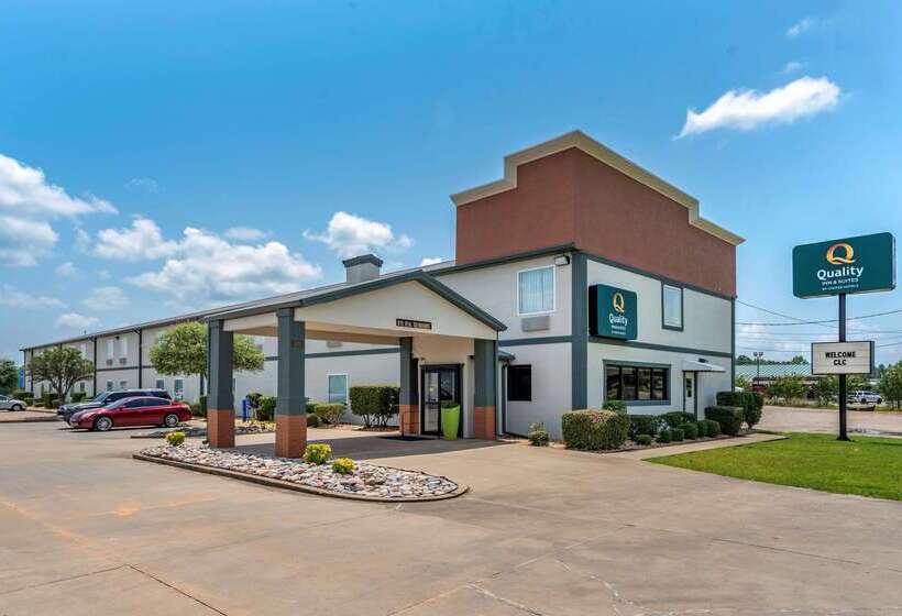 호텔 Quality Inn & Suites