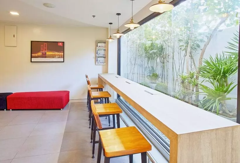 Hotel Red Planet Manila Malate Mabini