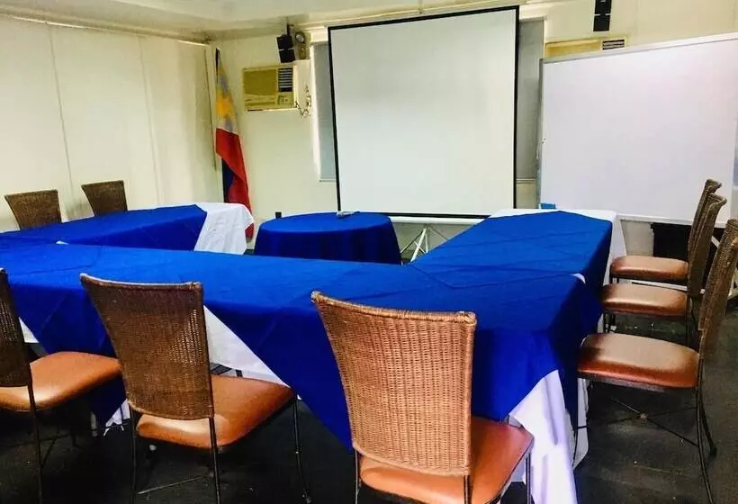 هتل Riverview Resort And Conference Center