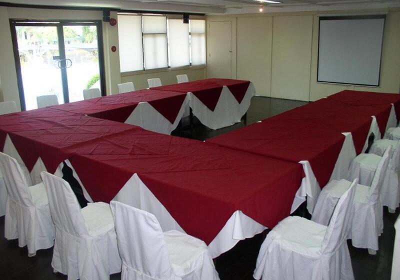 Hotel Riverview Resort And Conference Center