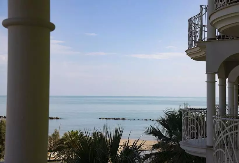 فندق Smeraldo Suites & Spa