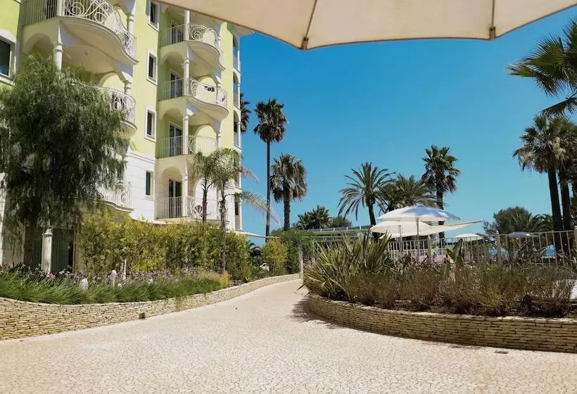 فندق Smeraldo Suites & Spa