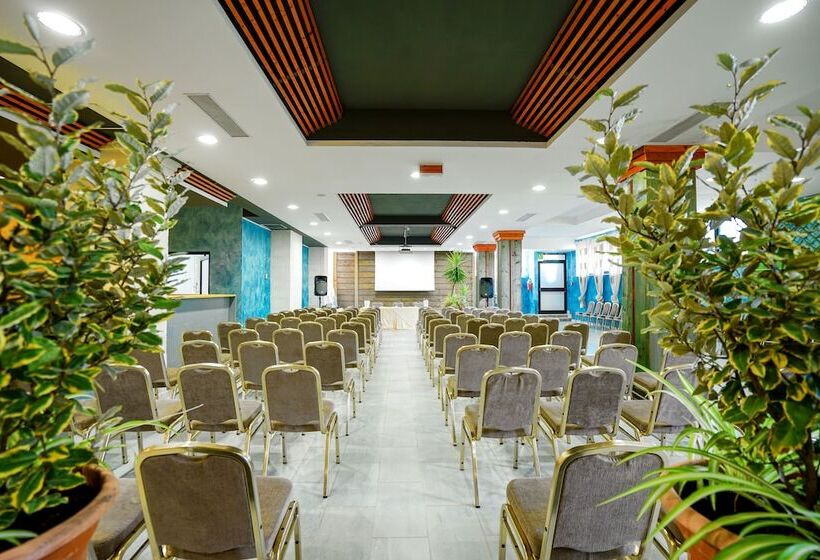 בית מלון כפרי Villaggio Giardini D Oriente