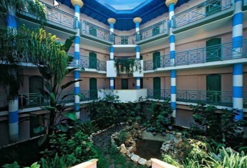 בית מלון כפרי Villaggio Giardini D Oriente