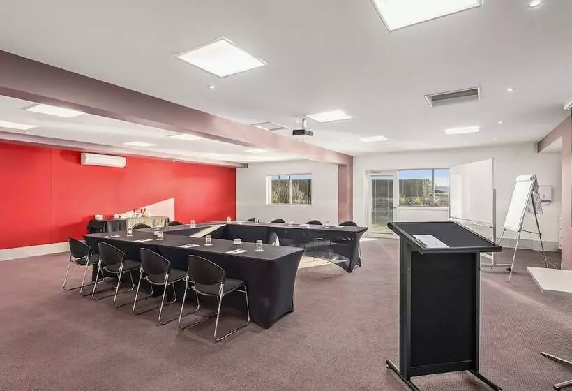 Отель York Cove