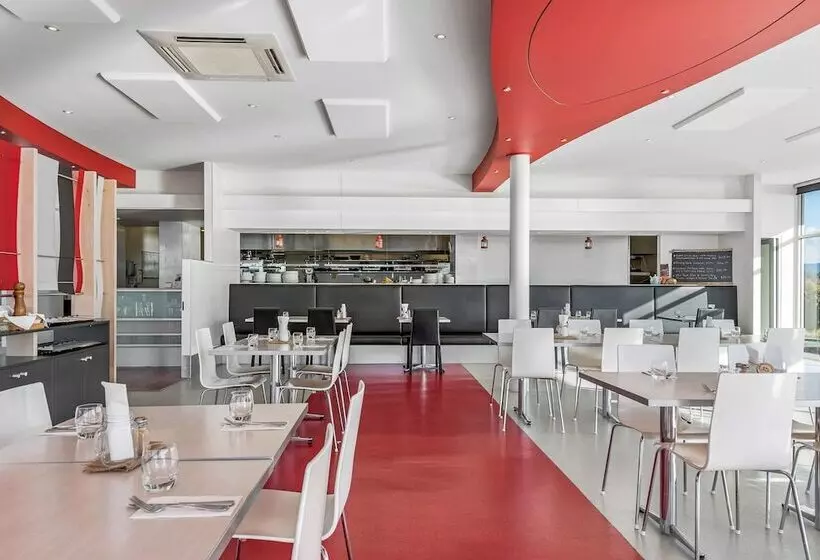 Отель York Cove