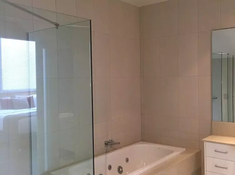 Отель York Cove