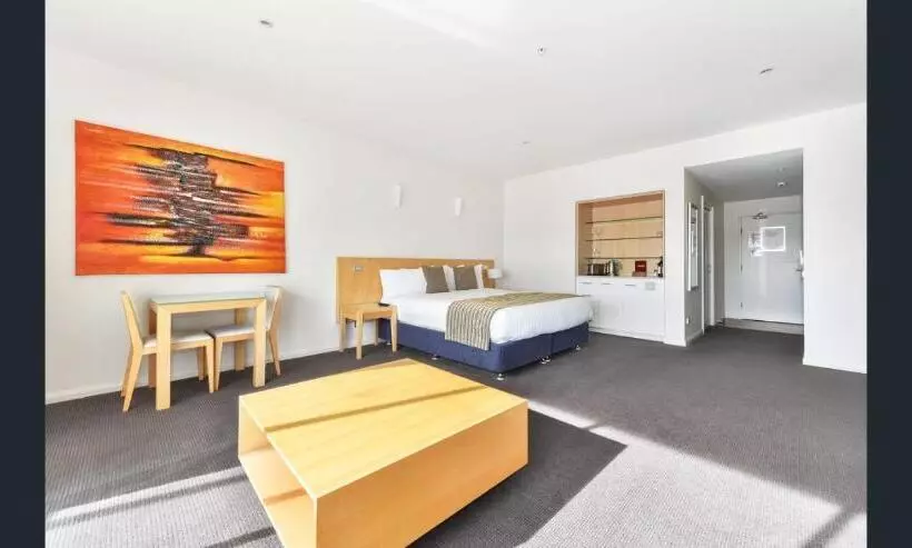 Отель York Cove