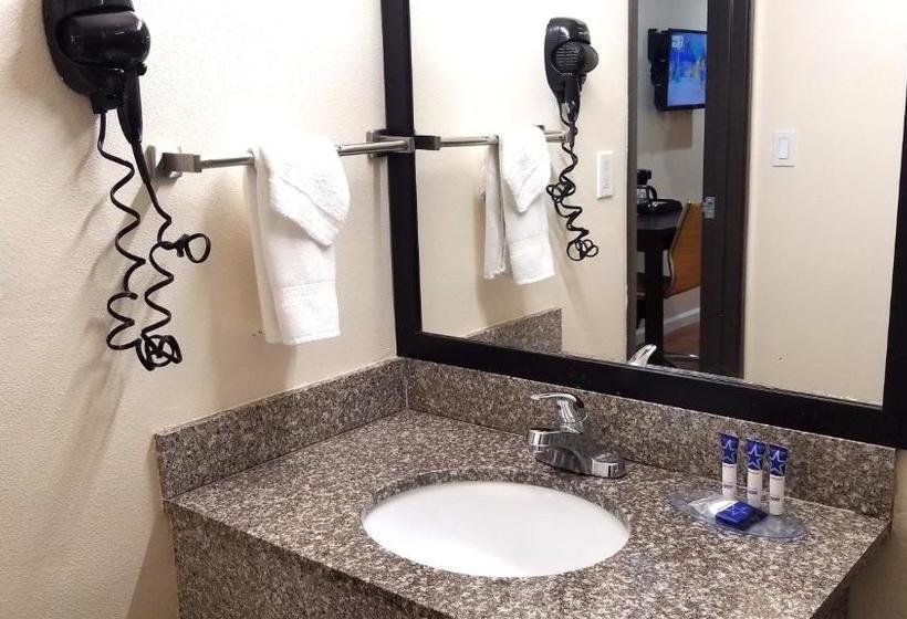 ホテル Americas Best Value Inn & Suites Escondido