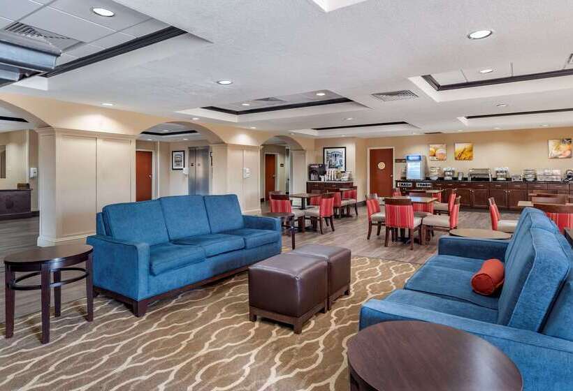 هتل Comfort Inn & Suites