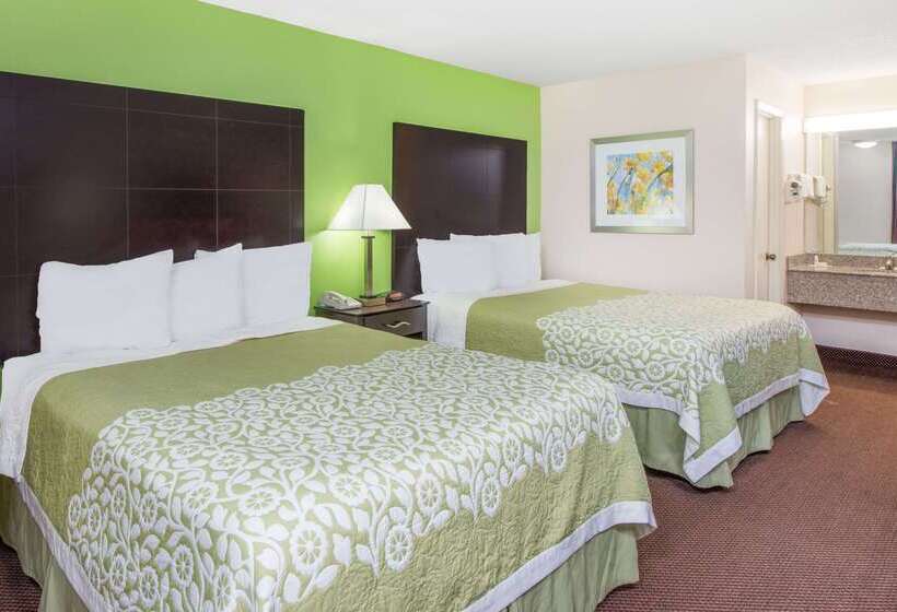 בית מלון כפרי Days Inn By Wyndham Calvert City Paducah East