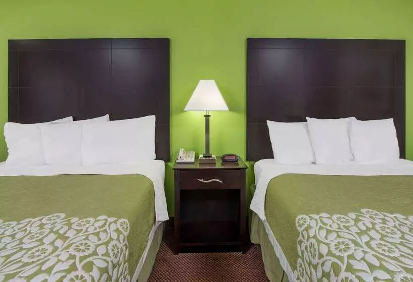 Hotelli Days Inn By Wyndham Calvert City   Paducah East