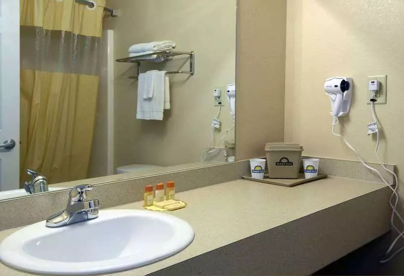 酒店 Days Inn By Wyndham Centre