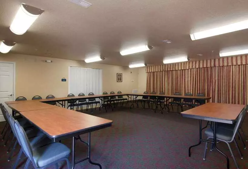 酒店 Days Inn By Wyndham Centre