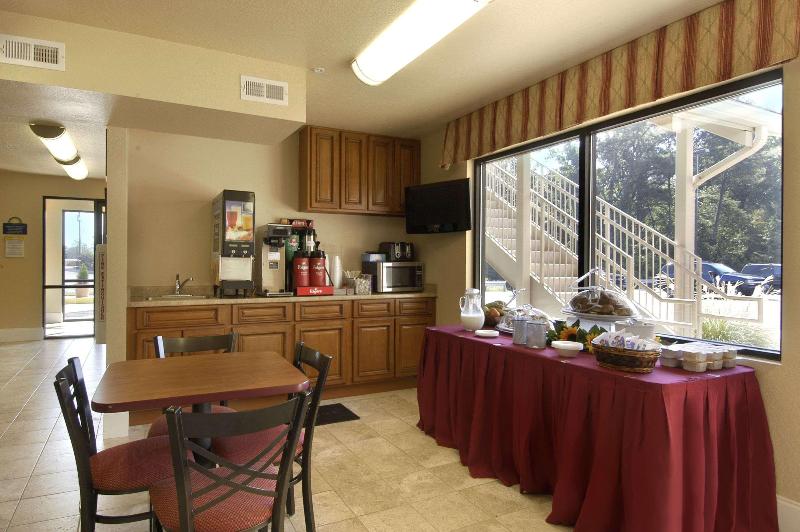 호텔 Days Inn By Wyndham Centre