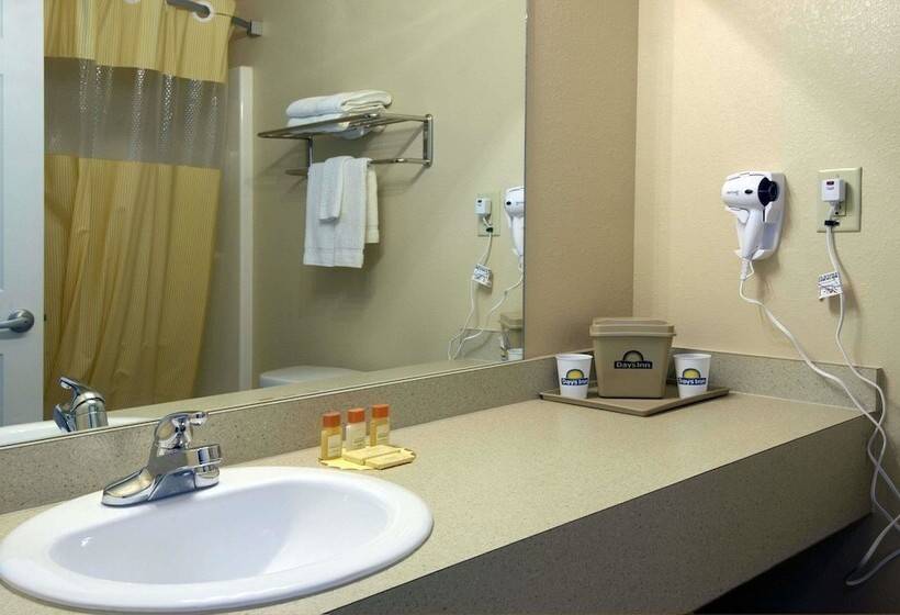 호텔 Days Inn By Wyndham Centre