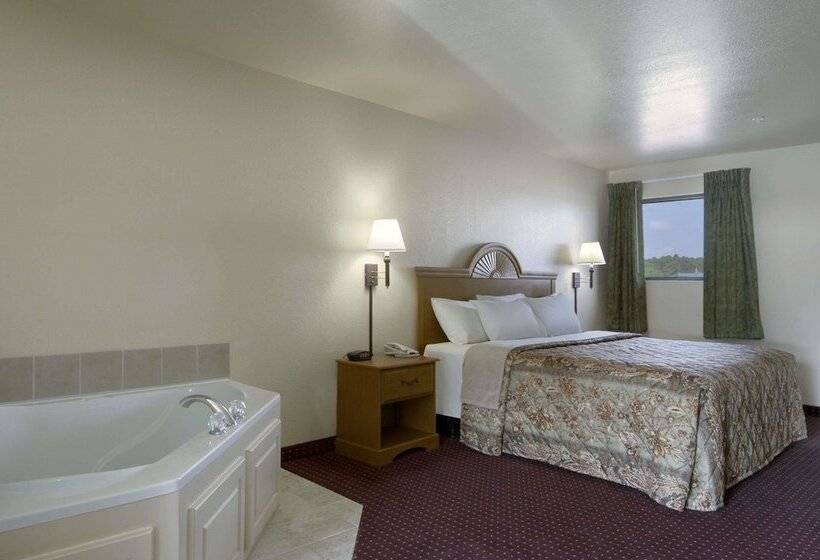 호텔 Days Inn By Wyndham Centre