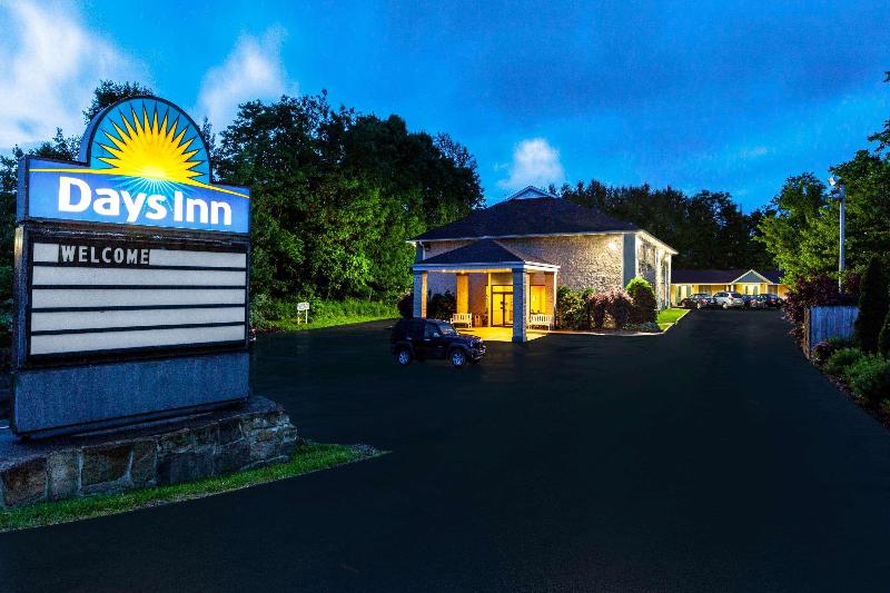 Отель Days Inn By Wyndham Donegal