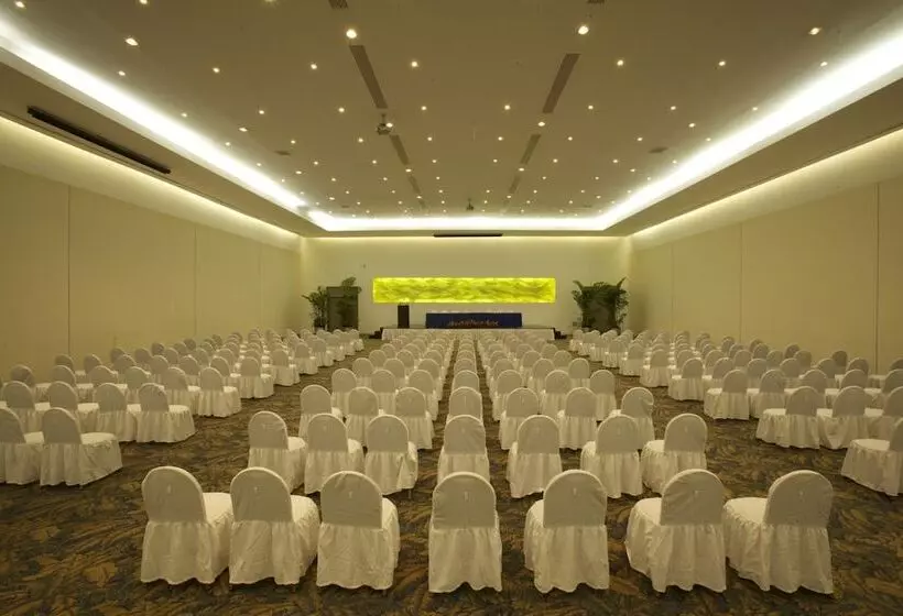 هتل Gamma Colima Garden