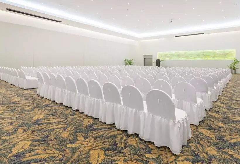 هتل Gamma Colima Garden