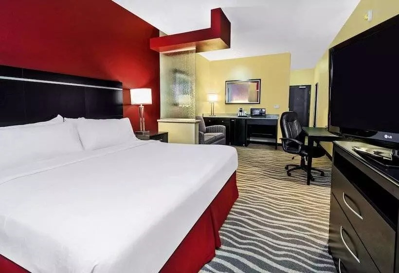 Отель Holiday Inn Express & Suites Cotulla, An Ihg