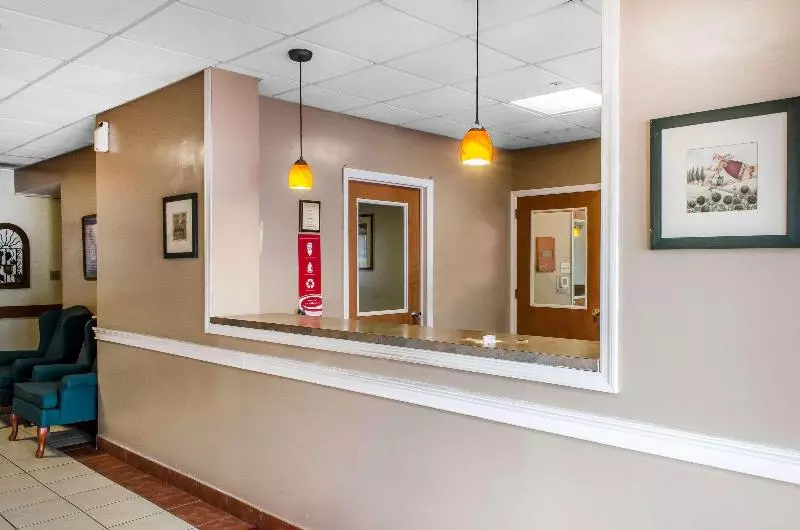 酒店 Hometowne Studios By Red Roof Denver, Pa