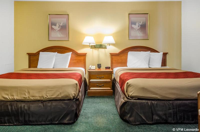 فندق Hometowne Studios By Red Roof Denver, Pa