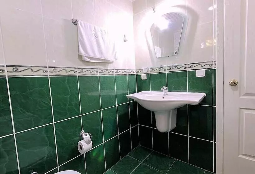 Отель Mandalinn