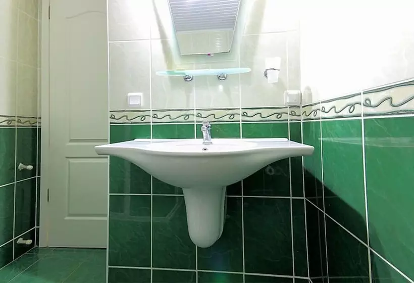 Отель Mandalinn