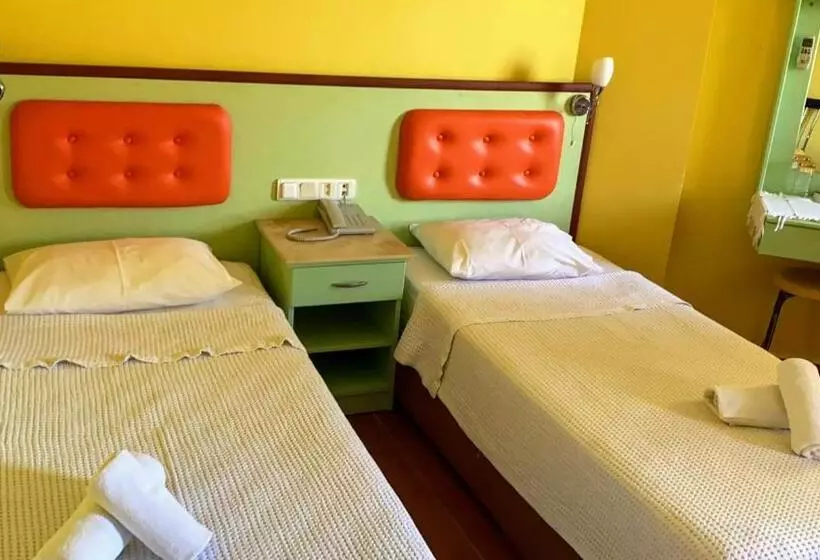 Отель Mandalinn