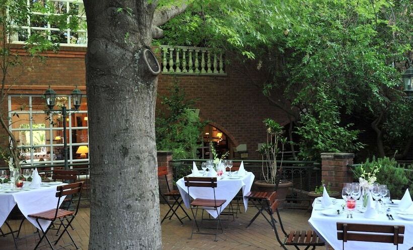 Premier Hotel Quatermain