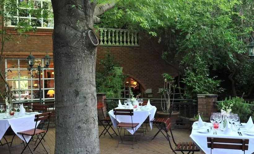 Premier Hotel Quatermain