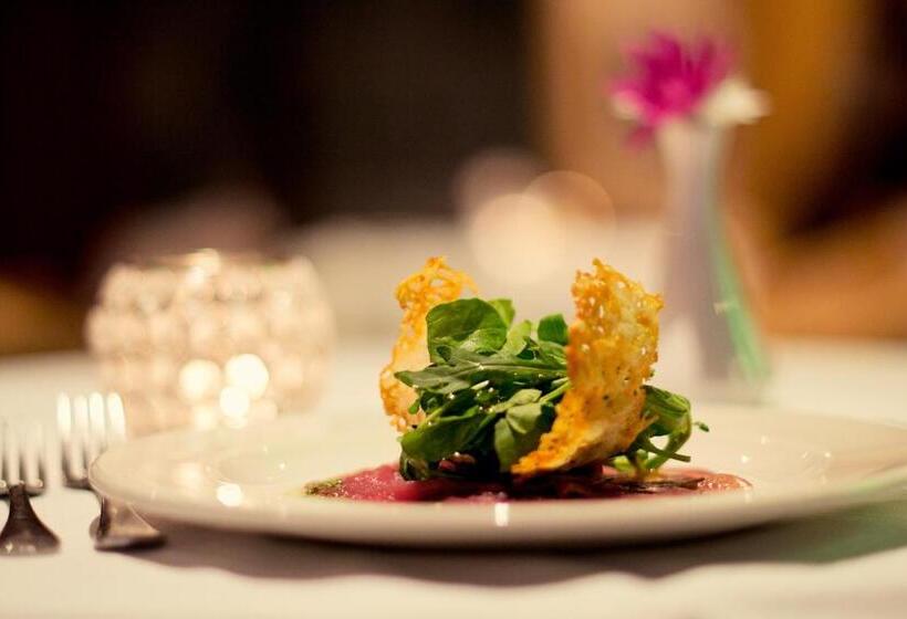 Premier Hotel Quatermain