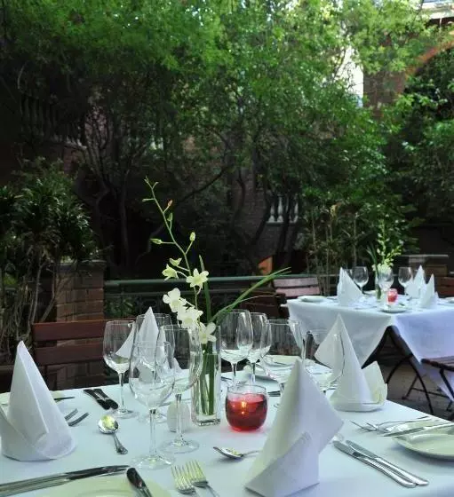 Premier Hotel Quatermain