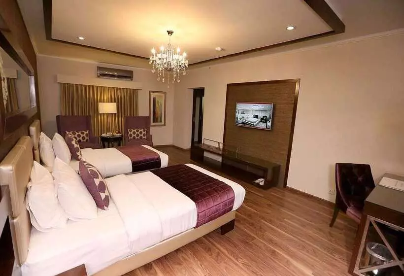 هتل Ramada By Wyndham Multan