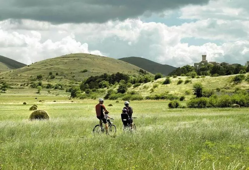 בית מלון כפרי Sextantio Albergo Diffuso