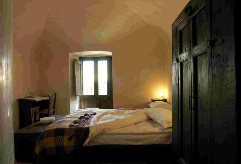 ホテル Sextantio Albergo Diffuso