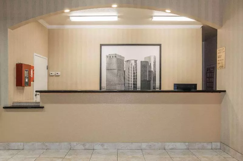 酒店 Super 8 By Wyndham Brookshire Tx