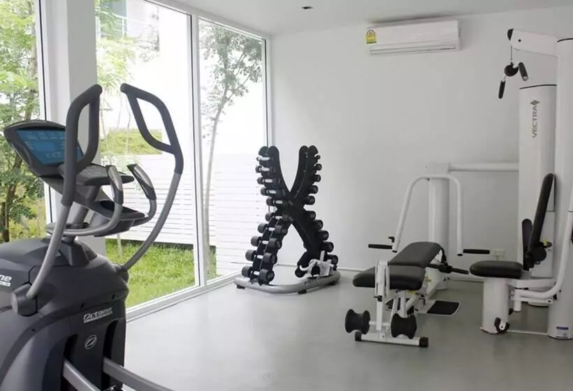 בית מלון כפרי The Trees Club Resort