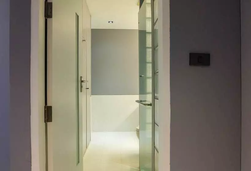 בית מלון כפרי The Trees Club Resort