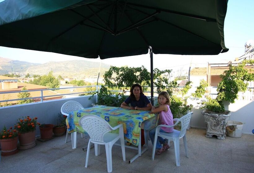 בית מלון כפרי Vardar Pension