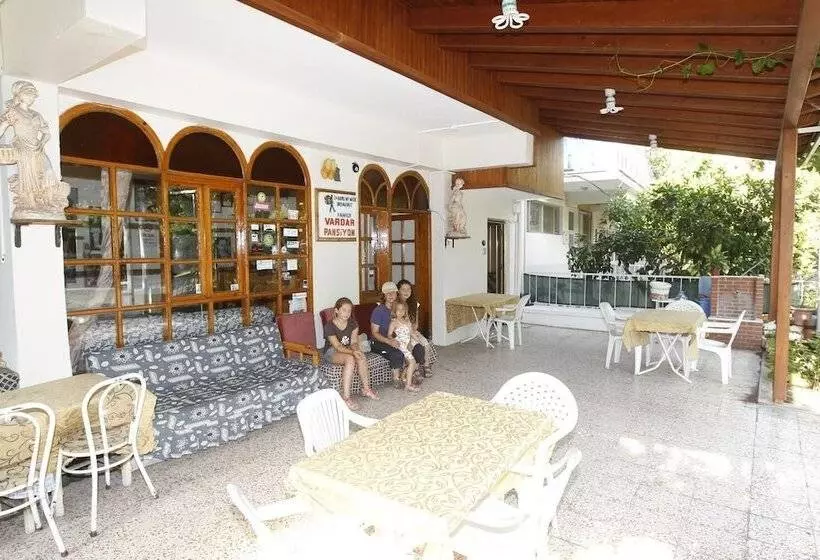 ホテル Vardar Pension