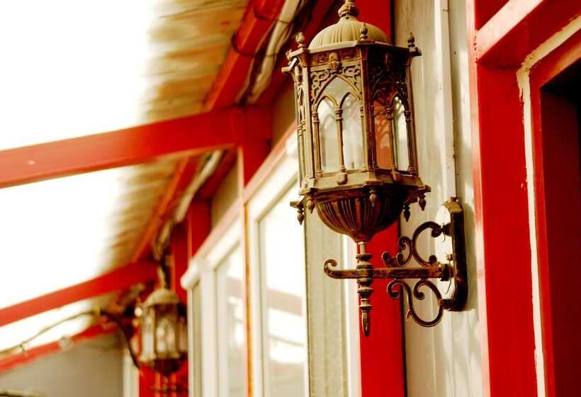 Ostello The Classic Courtyard