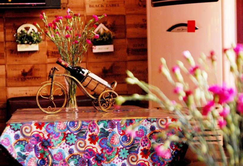 Ostello The Classic Courtyard